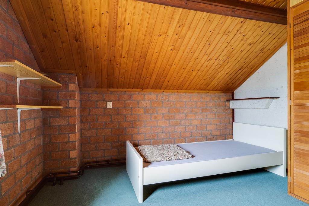 Photo 41 of Overeind 86