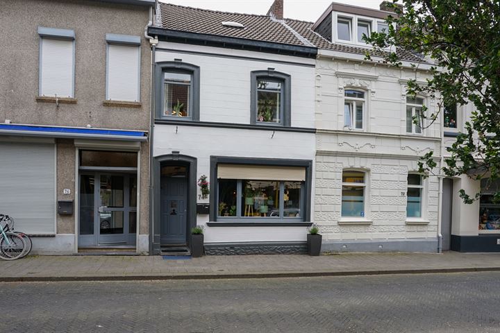 Bekijk foto 1 van Akerstraat 74