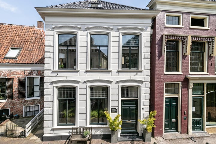 Bekijk foto 1 van Solwerderstraat 1