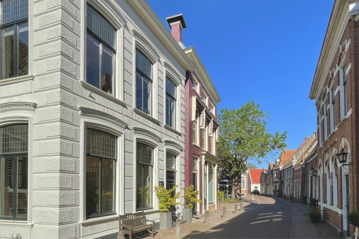 Bekijk foto 2 van Solwerderstraat 1