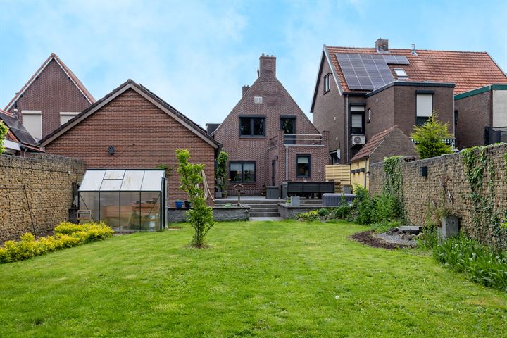 Bekijk foto 49 van Emmastraat 79