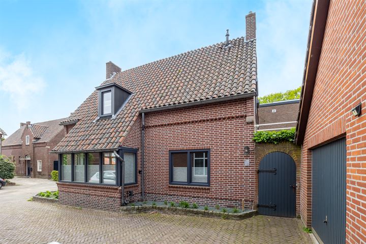 View photo 54 of Emmastraat 79