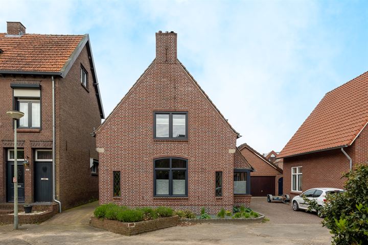 View photo 55 of Emmastraat 79