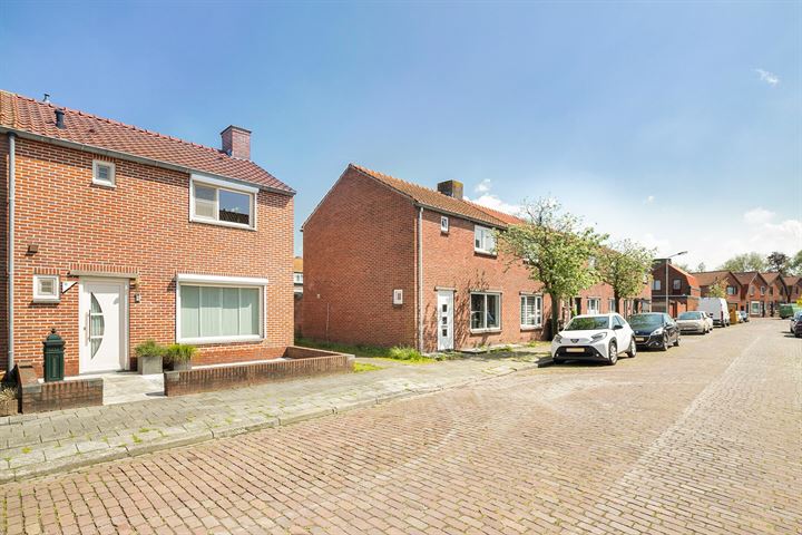 Bekijk foto 43 van Calandstraat 12