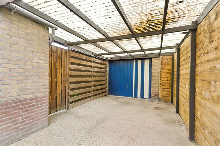 Bekijk foto 39 van Troelstrastraat 38