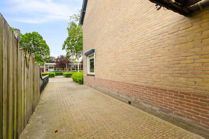 Bekijk foto 49 van Troelstrastraat 38