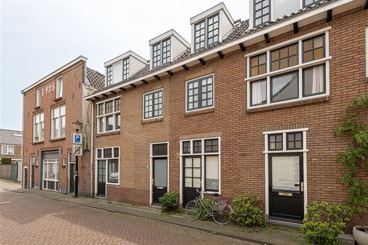 Bekijk foto 1 van Kloosterstraat 3