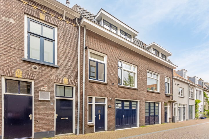 Bekijk foto 1 van Prinsenstraat 35-I