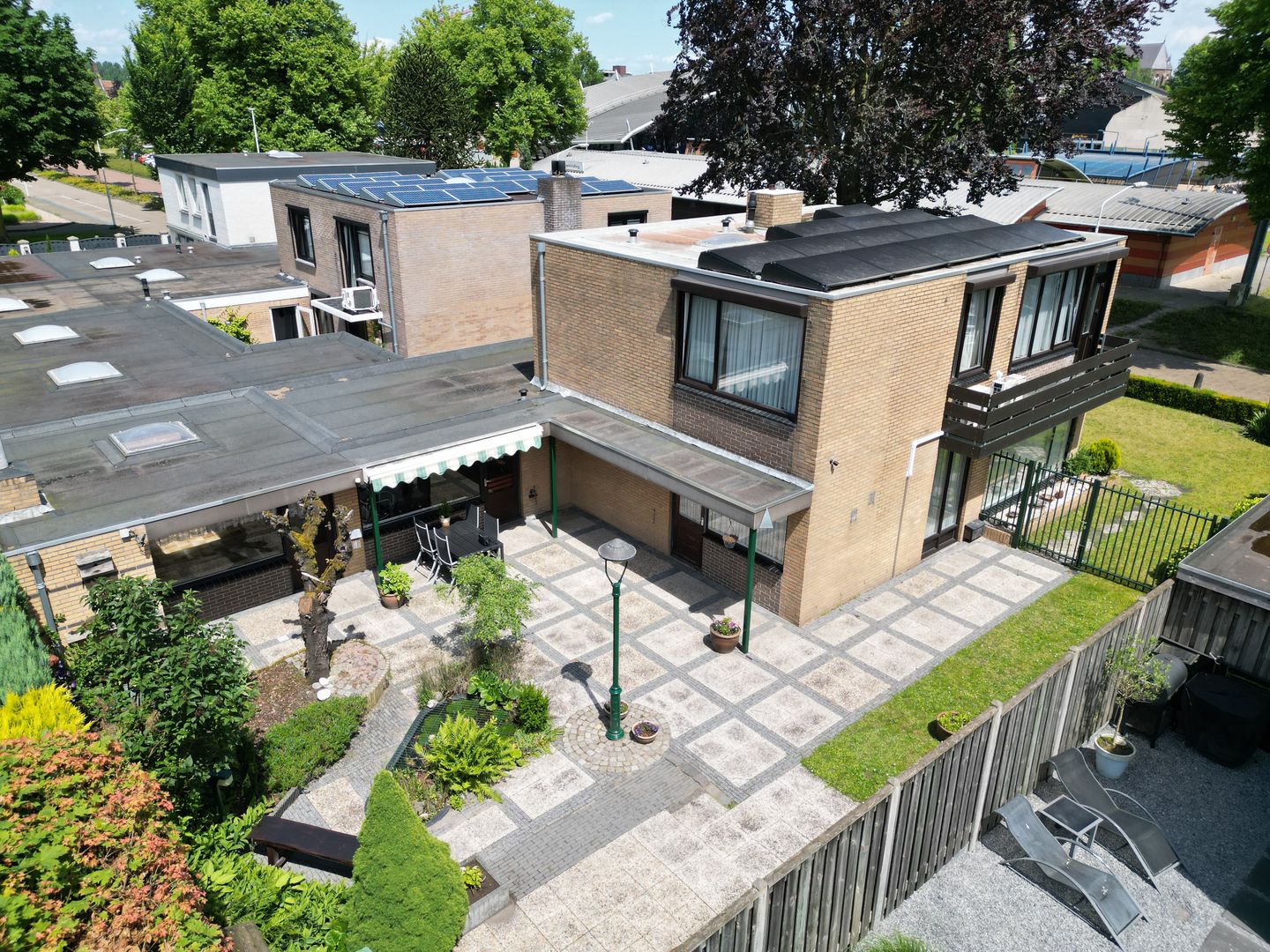 Foto 1 van Spoorstraat 7