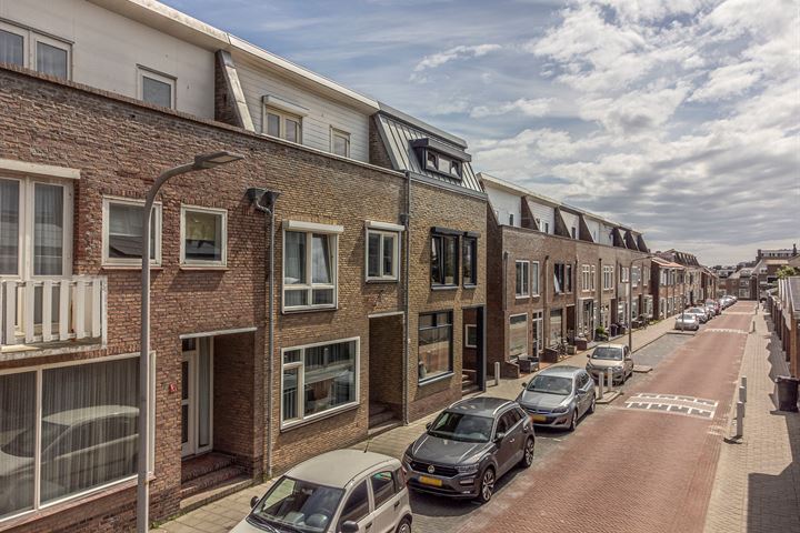 Bekijk foto 2 van Buitensluisstraat 45