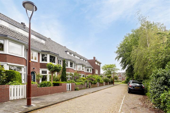 View photo 2 of Cort van der Lindenkade 9