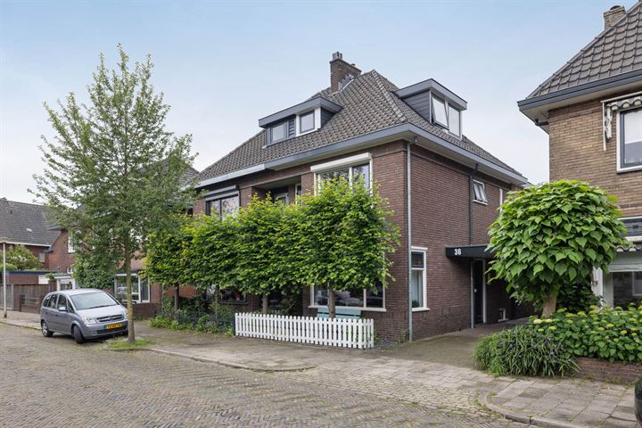 Bekijk foto 30 van Tulpstraat 36