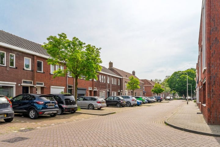 Bekijk foto 27 van Christiaan Huygensstraat 36