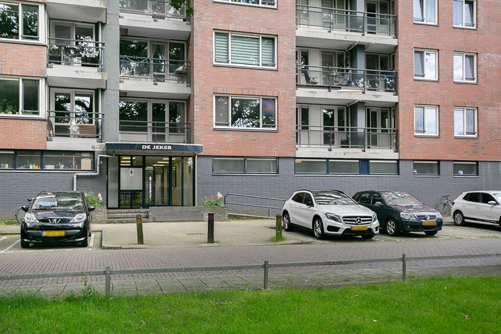 View photo 19 of Jekerstraat 166