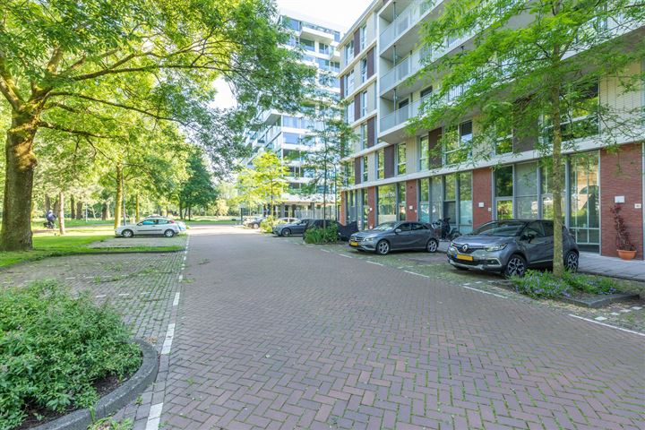 Bekijk foto 43 van H. Gerhardstraat 140