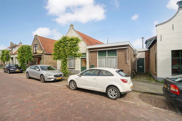 Bekijk foto 2 van Voorstraat 17