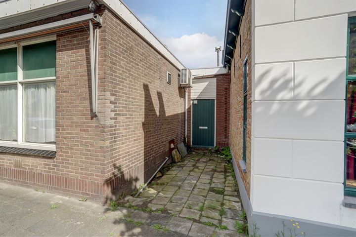 View photo 11 of Voorstraat 17