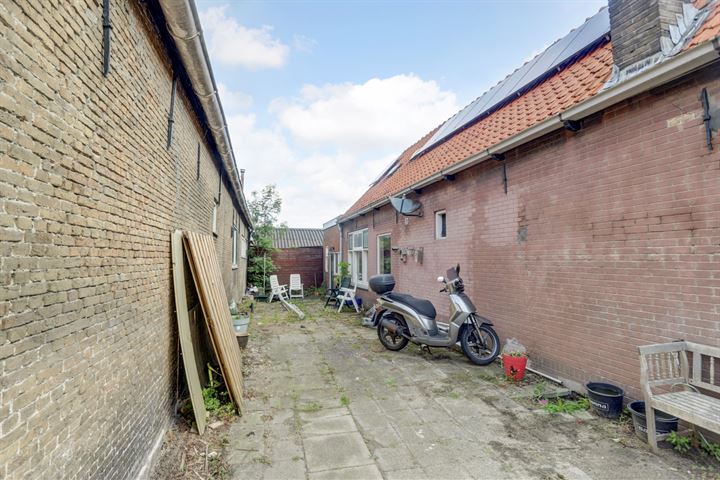 View photo 65 of Voorstraat 17