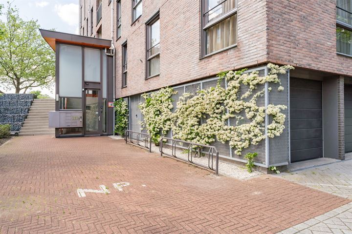 View photo 2 of Sparreboomstraat 84