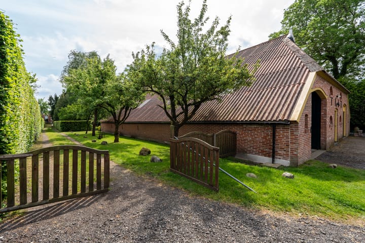 Foto 42 van Hoofdweg 110