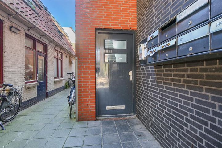 Bekijk foto 2 van de Zwaanstraat 18-E