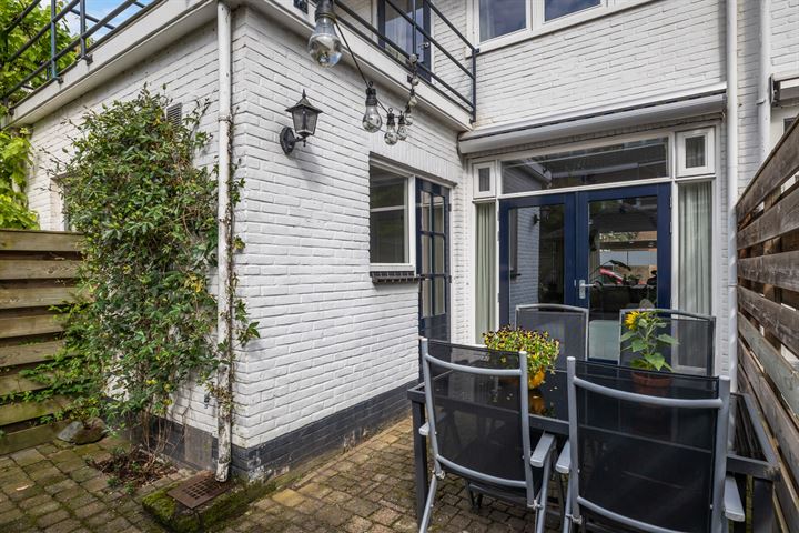 Bekijk foto 10 van Van der Goesstraat 84