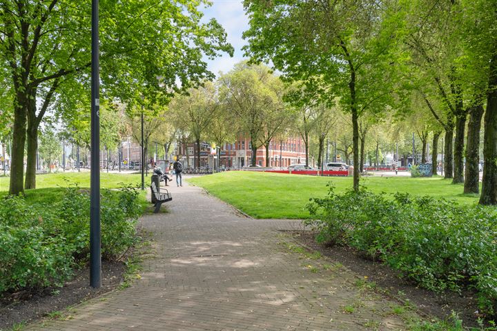 Bekijk foto 30 van Oostplein 113