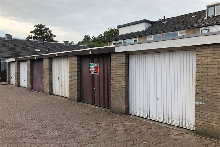 Bekijk foto 1 van Van de Brugghenstraat 6