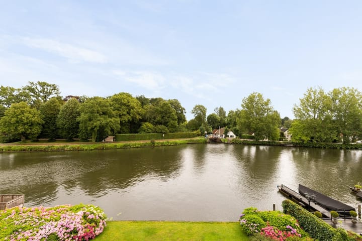 Photo 27 of Overweer 3