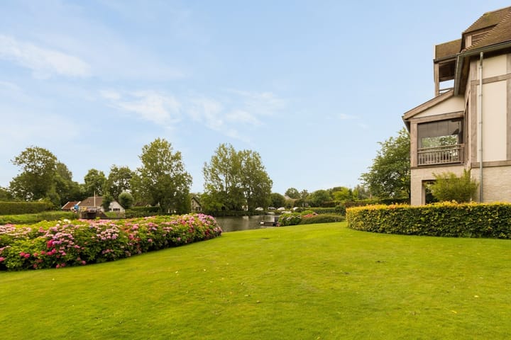 Photo 28 of Overweer 3