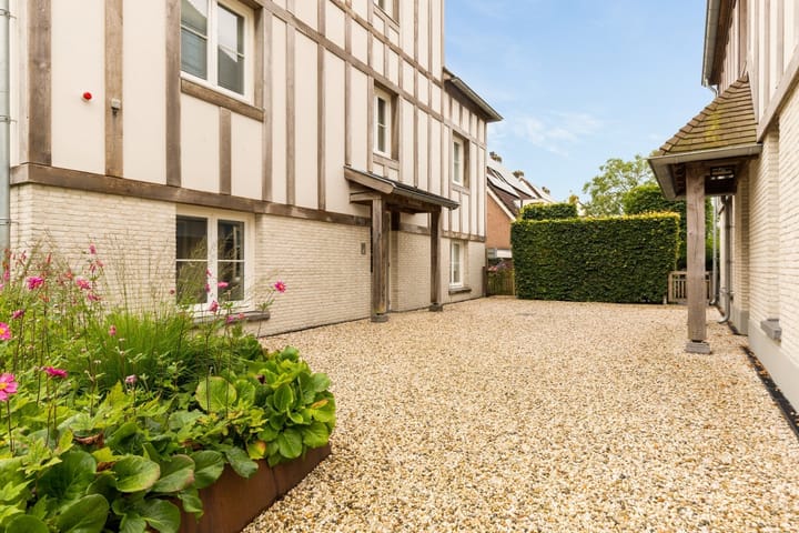 Photo 29 of Overweer 3