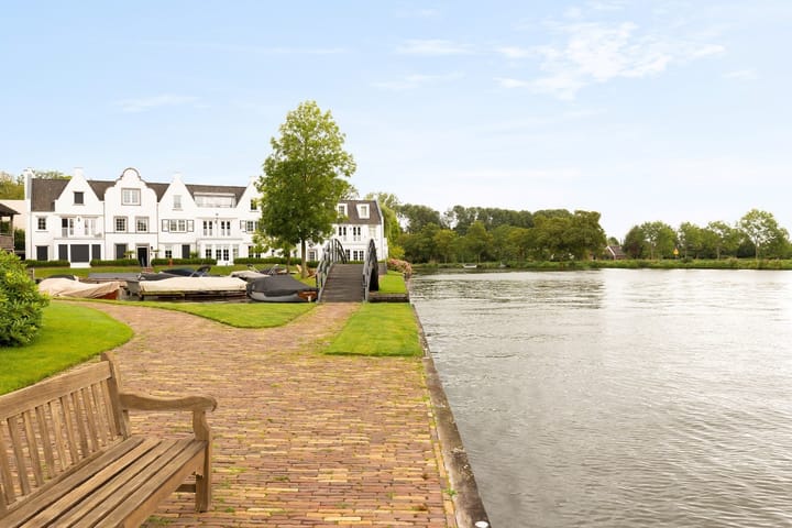 Photo 30 of Overweer 3