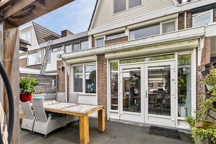 Bekijk foto 42 van Mahoniestraat 15