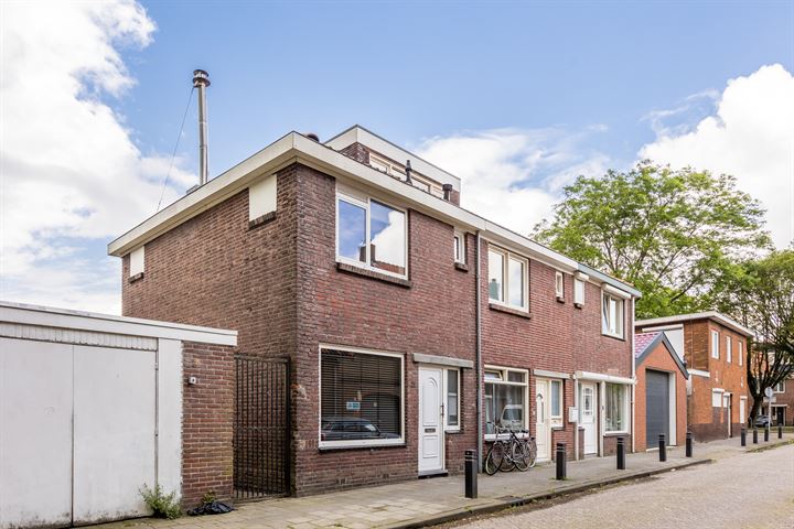 Bekijk foto 2 van Staringstraat 21