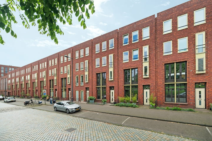 Bekijk foto 40 van Emmy Andriessestraat 34