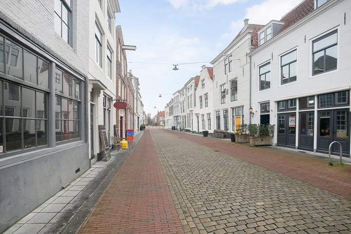 Bekijk foto 34 van Schuttershofstraat 2