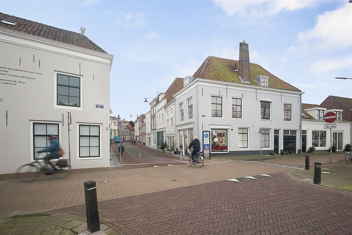 Bekijk foto 35 van Schuttershofstraat 2