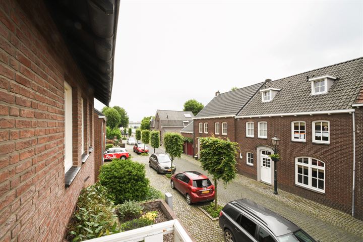 View photo 35 of Maasstraat 12