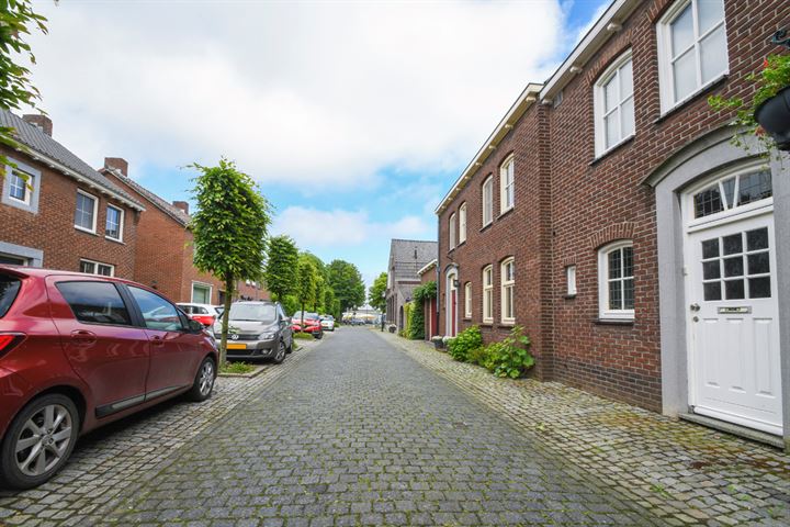 View photo 41 of Maasstraat 12