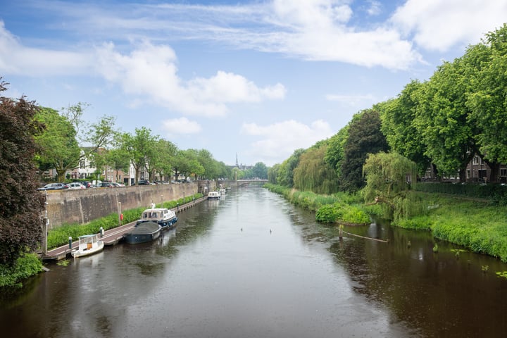 Bekijk foto 43 van Emmaplein 13