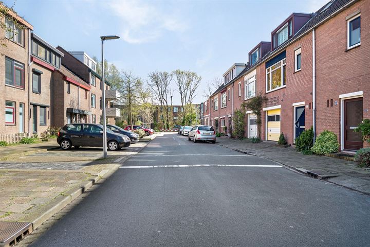 Bekijk foto 40 van A. van der Tangstraat 21