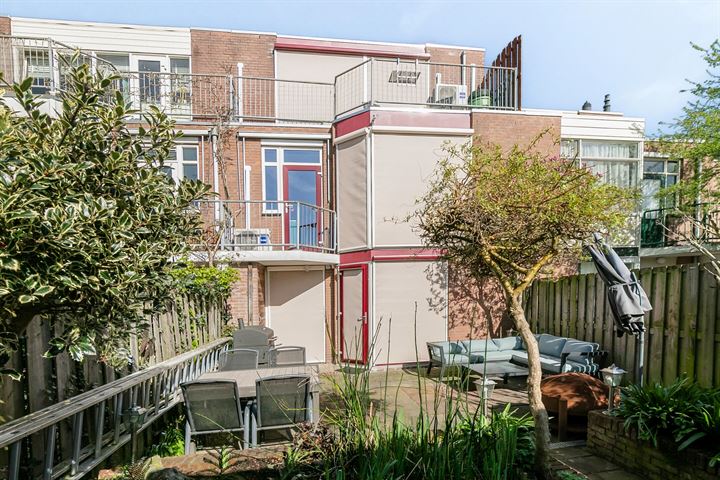 Bekijk foto 46 van A. van der Tangstraat 21