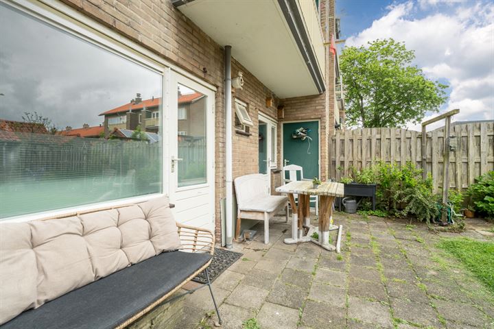 Bekijk foto 17 van Graaf Wichmanstraat 14