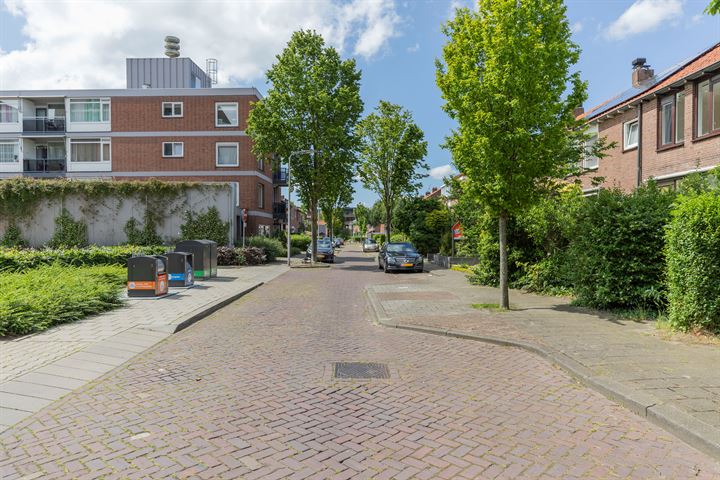 View photo 37 of Stoop van Zwijndrechtstraat 3