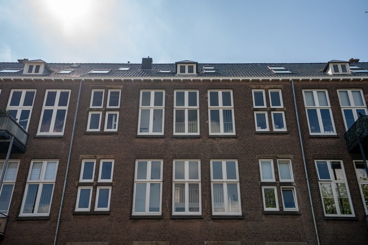 Bekijk foto 32 van Stortenbekerstraat 215