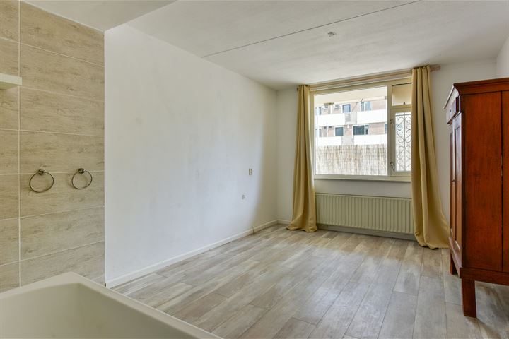 View photo 9 of Thomsonstraat 208