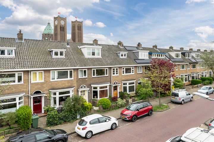 Bekijk foto 36 van Van Oosten de Bruijnstraat 9