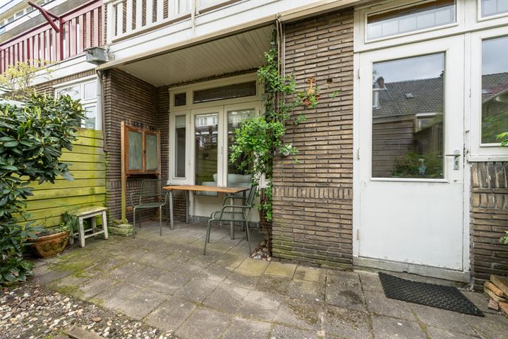 Bekijk foto 38 van Van Oosten de Bruijnstraat 9