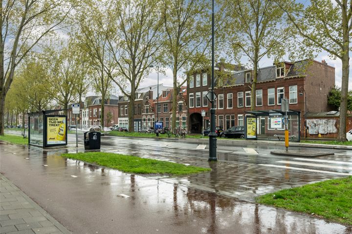 Bekijk foto 43 van Van Oosten de Bruijnstraat 9