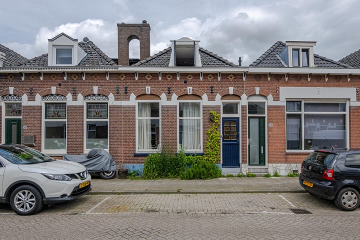 Bekijk foto 2 van Zwijndrechtsestraat 18